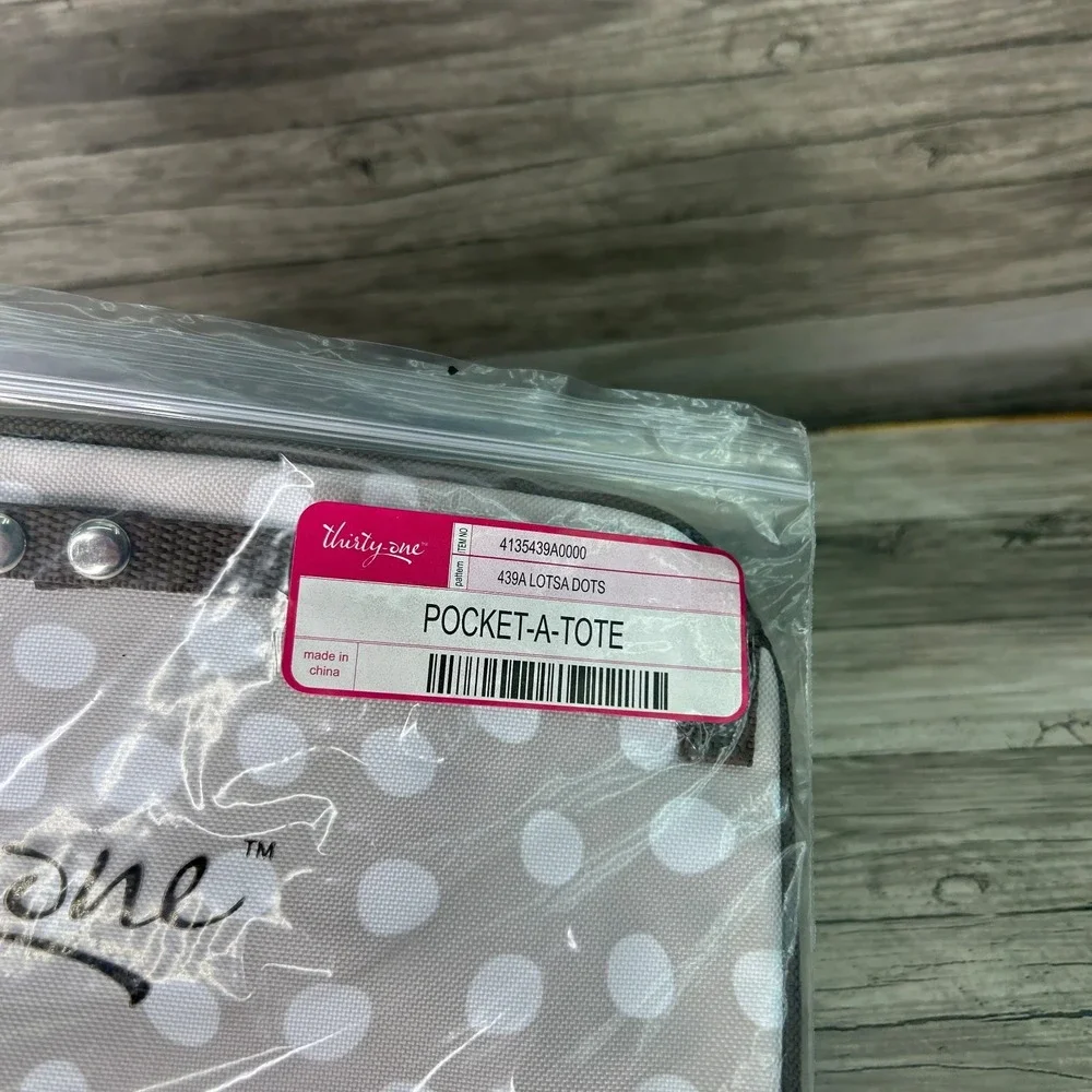Thirty One Pocket-A-Tote Lotsa Dots